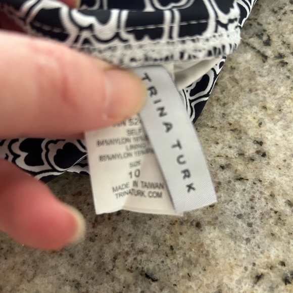 Trina Turk black and white shell bikini bottom gold medallion - Picture 7 of 7